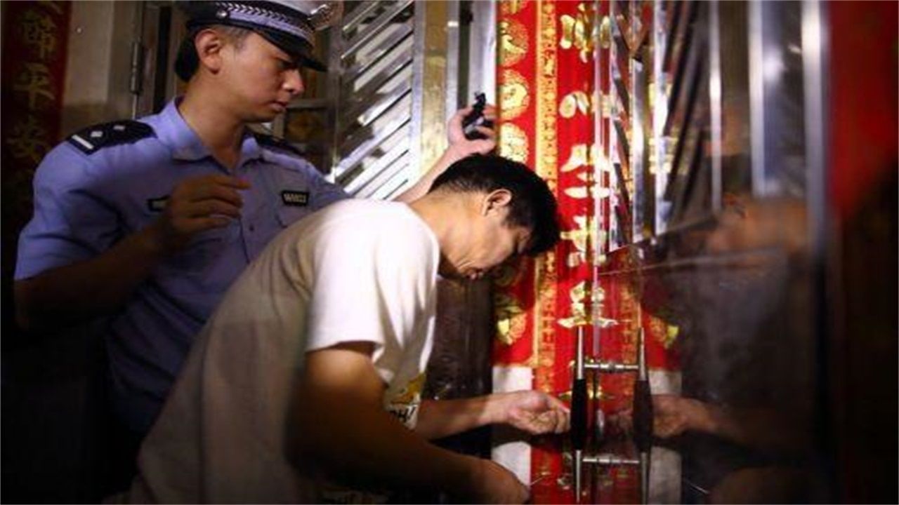 江口县请开锁师傅开了锁后，师傅为什么一般都不进门，就算主人请也不进去？